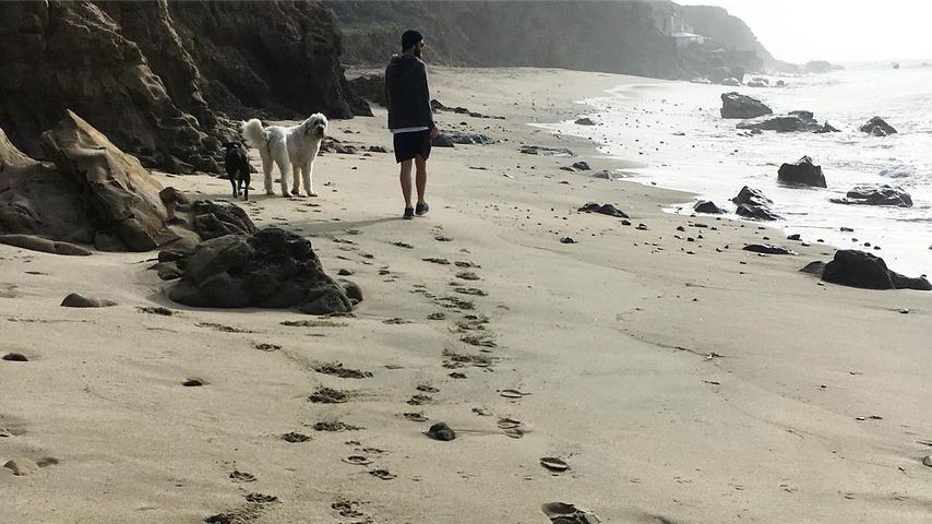 Liam Hemsworth am Strand