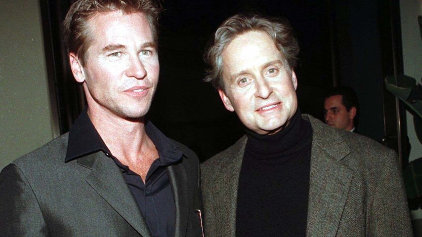 Val Kilmer und Michael Douglas auf der "Der Geist und die Dunkelheit"-Premiere