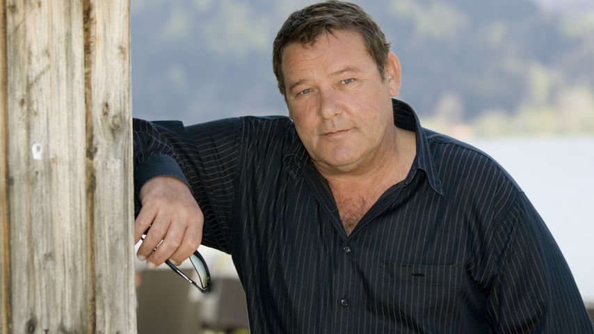 Walther Plathe bei einem Dreh für die ZDF-Serie "Der Landarzt"