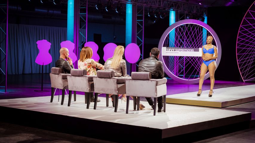 Yolanda mit der "Curvy Supermodel"-Jury