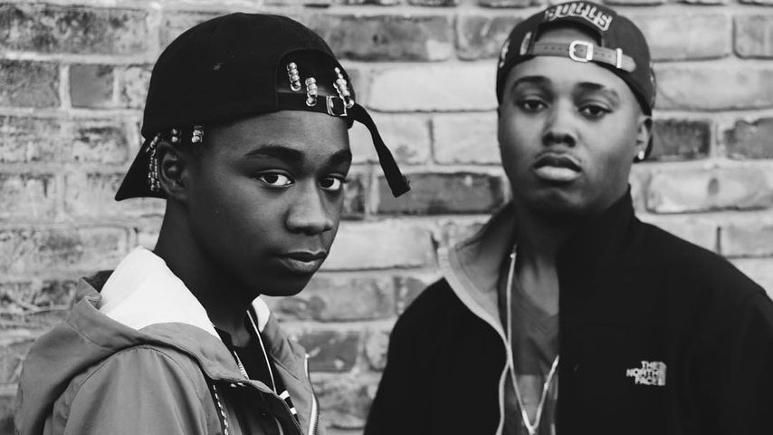 Zay und Zayion, Interpreten von "JuJu On Dat Beat"