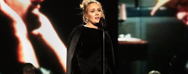 Adele bei ihrer Grammy-Performance Adele bei ihrer Grammy-Performance