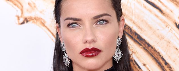 Adriana Lima bei den "CFDA Fashion Awards" in New York Adriana Lima bei den "CFDA Fashion Awards" in New York