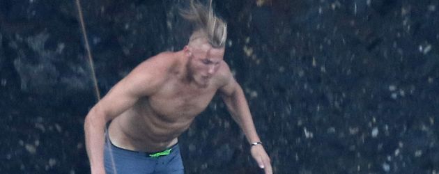 Alexander Ludwig bei einem Klippensprung Alexander Ludwig bei einem Klippensprung