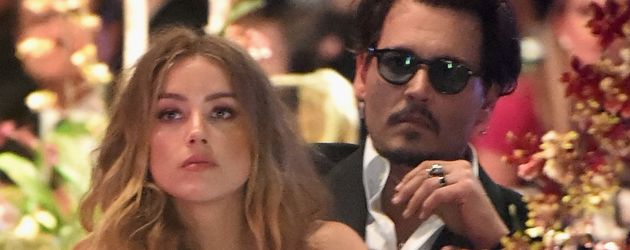 Amber Heard und Johnny Depp zusammen bei einer Gala Amber Heard und Johnny Depp zusammen bei einer Gala