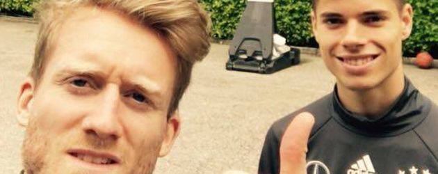 André Schürrle und Julian Weigl während der EM 2016 in Frankreich André Schürrle und Julian Weigl während der EM 2016 in Frankreich
