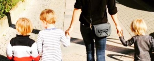 Angelina Posth mit den drei Kindern Angelina Posth mit den drei Kindern
