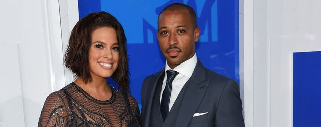 Ashley Graham mit ihrem Liebsten Justin Ervin bei den MTV VMAs Ashley Graham mit ihrem Liebsten Justin Ervin bei den MTV VMAs