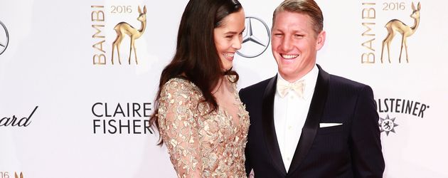 Bastian Schweinsteiger und Ana Ivanovic auf der Bambi-Verleihung 2016 in Berlin Bastian Schweinsteiger und Ana Ivanovic auf der Bambi-Verleihung 2016 in Berlin