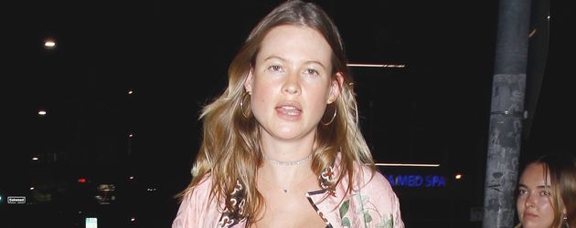 Behati Prinsloo beim Verlassen des Lokals "The Nice Guy" in L.A. Behati Prinsloo beim Verlassen des Lokals "The Nice Guy" in L.A.
