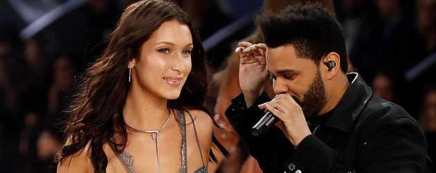 Bella Hadid und The Weeknd im November bei der "Victoria's Secret"-Show in Paris Bella Hadid und The Weeknd im November bei der "Victoria's Secret"-Show in Paris