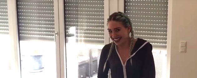 Bibi Heinicke in ihrer neuen Wohnung Bibi Heinicke in ihrer neuen Wohnung