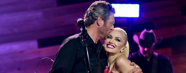 Blake Shelton und Gwen Stefani bei einem Konzert in Burbank Blake Shelton und Gwen Stefani bei einem Konzert in Burbank