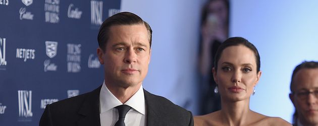 Brad Pitt und Angelina Jolie im November 2015 bei einer Preisverleihung in New York Brad Pitt und Angelina Jolie im November 2015 bei einer Preisverleihung in New York