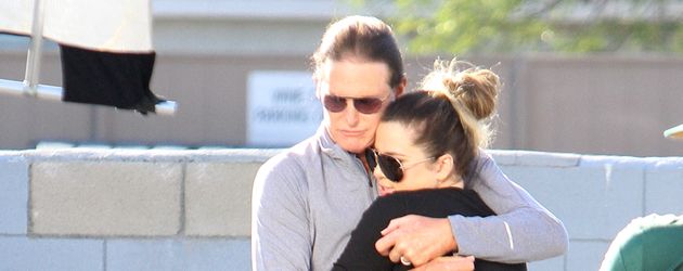 Khloe Kardashian und Bruce Jenner Khloe Kardashian und Bruce Jenner