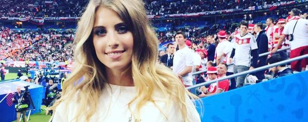 Cathy Hummels im Stade de France Cathy Hummels im Stade de France