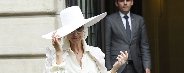 Celine Dion vor dem "Royal Monceau"-Hotel in Paris Celine Dion vor dem "Royal Monceau"-Hotel in Paris
