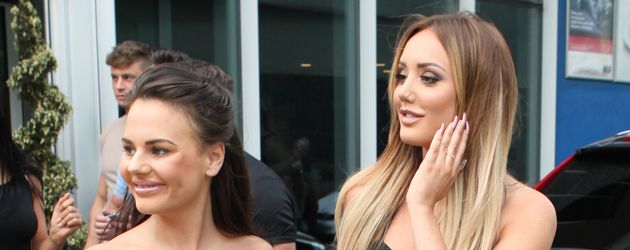 Chantelle Connelly und Charlotte Crosby in London Chantelle Connelly und Charlotte Crosby in London