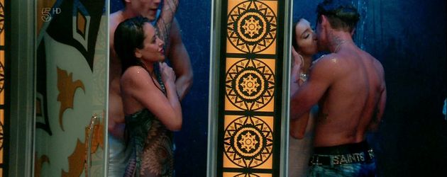 Chloe Khan, Stephen Bear, Marnie Simpson und Lewis Bloor in einer Szene von "Celebrity Big Brother" Chloe Khan, Stephen Bear, Marnie Simpson und Lewis Bloor in einer Szene von "Celebrity Big Brother"