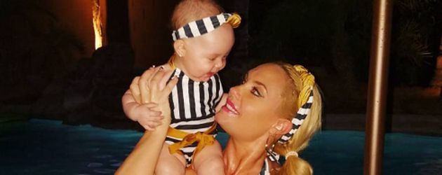 Coco und Baby Chanel Nicole in Bikinis von Sugardollz Coco und Baby Chanel Nicole in Bikinis von Sugardollz