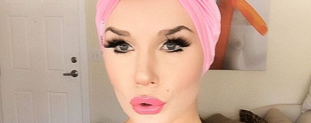 Courtney Stodden, Ehefrau von Schauspieler Doug Hutchison Courtney Stodden, Ehefrau von Schauspieler Doug Hutchison