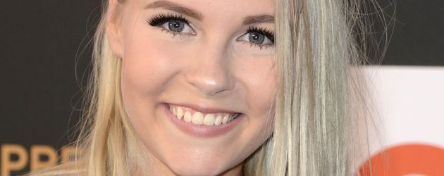 Dagi Bee auf dem roten Teppich Dagi Bee auf dem roten Teppich