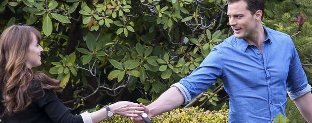 Dakota Johnson und Jamie Dornan bei Dreharbeiten in Vancouver Dakota Johnson und Jamie Dornan bei Dreharbeiten in Vancouver