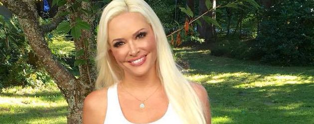 Daniela Katzenberger stellt neue Shirt-Kollektion vor Daniela Katzenberger stellt neue Shirt-Kollektion vor