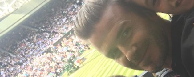 David, Romeo und Cruz Beckham machen ein Selfie in Wimbledon David, Romeo und Cruz Beckham machen ein Selfie in Wimbledon