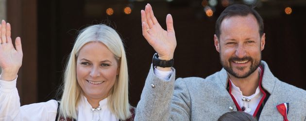 Mette-Marit, Haakon, Sverre Magnus von Norwegen und Ingrid Alexandra von Norwegen Mette-Marit, Haakon, Sverre Magnus von Norwegen und Ingrid Alexandra von Norwegen