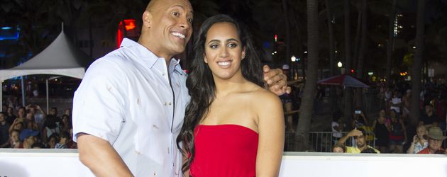 Dwayne "The Rock" Johnson mit Tochter Simone Johnson bei der "Baywatch"-Premiere in Miami Beach Dwayne "The Rock" Johnson mit Tochter Simone Johnson bei der "Baywatch"-Premiere in Miami Beach