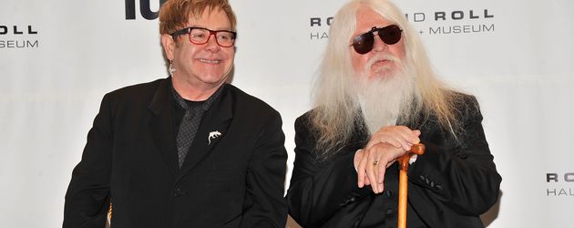 Elton John und Leon Russel bei der 26. jährlichen Rock And Roll Hall Of Fame Zeremonie in L.A. Elton John und Leon Russel bei der 26. jährlichen Rock And Roll Hall Of Fame Zeremonie in L.A.