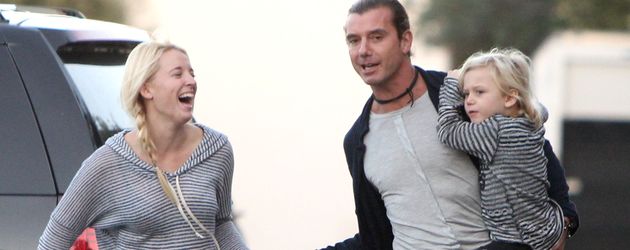Gavin Rossdale mit seinen Söhnen und Nanny Mindy Mann Gavin Rossdale mit seinen Söhnen und Nanny Mindy Mann