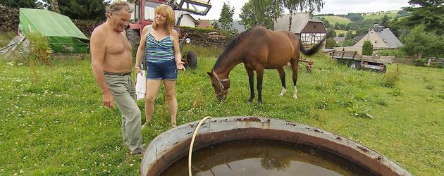 Gerhard und Nicole beim Bad auf der Weide Gerhard und Nicole beim Bad auf der Weide