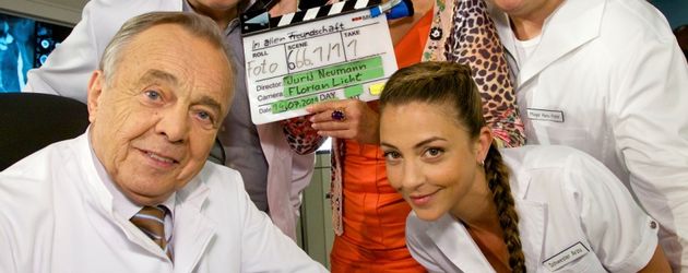 Hat Arzu Bazman Freund Hat Arzu Bazman Freund