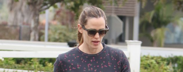 Jennifer Garner geht in Los Angeles spazieren Jennifer Garner geht in Los Angeles spazieren
