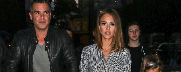 Jessica Alba beim Familien-Ausflug in New York Jessica Alba beim Familien-Ausflug in New York
