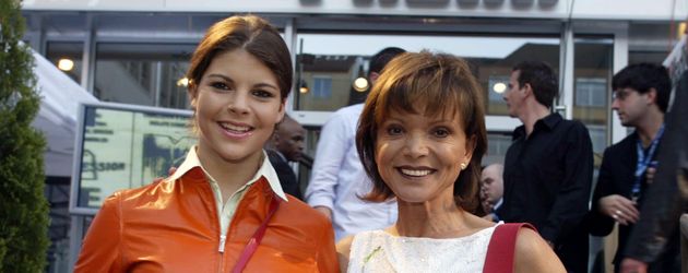 Julia Tewaag und Mama Uschi Glas im Jahr 2002 Julia Tewaag und Mama Uschi Glas im Jahr 2002