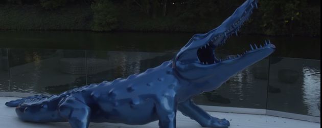 Justin Biebers blaue Alligator-Statue Justin Biebers blaue Alligator-Statue