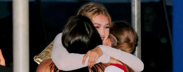 Gigi Hadid, Kendall Jenner und Cara Delevingne Gigi Hadid, Kendall Jenner und Cara Delevingne