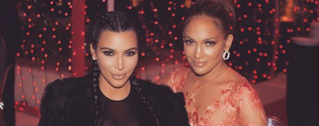 Kim Kardashian und Jennifer Lopez im Dezember 2015 Kim Kardashian und Jennifer Lopez im Dezember 2015