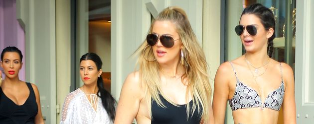 Khloe Kardashian, Kim Kardashian, Kendall Jenner und Kourtney Kardashian Khloe Kardashian, Kim Kardashian, Kendall Jenner und Kourtney Kardashian