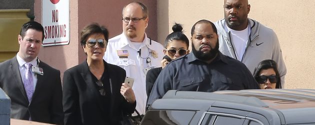 Kylie Jenner, Kourtney Kardashian und Kris Jenner Kylie Jenner, Kourtney Kardashian und Kris Jenner