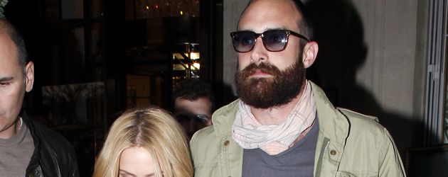 Kylie Minogue und Joshua Sasse Kylie Minogue und Joshua Sasse