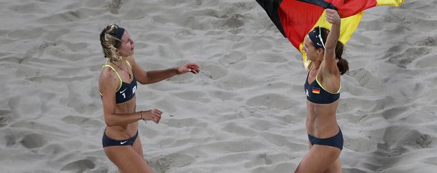 Olympia-Siegerinnen: Laura Ludwig und Kira Walkenhorst (r.) Olympia-Siegerinnen: Laura Ludwig und Kira Walkenhorst (r.)