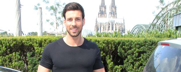Bachelor Leonard Freier auf dem Weg zu "Dance Dance Dance" in Köln Bachelor Leonard Freier auf dem Weg zu "Dance Dance Dance" in Köln
