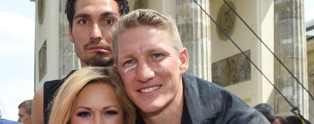 Mats Hummels, Bastian Schweinsteiger und Helene Fischer Mats Hummels, Bastian Schweinsteiger und Helene Fischer