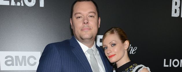 Michael Gladis und Beth Behrs auf dem roten Teppich in New York Michael Gladis und Beth Behrs auf dem roten Teppich in New York