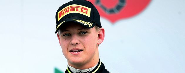 Mick Schumacher nach einem Formel-3-Rennen im April 2015 in Oschersleben Mick Schumacher nach einem Formel-3-Rennen im April 2015 in Oschersleben