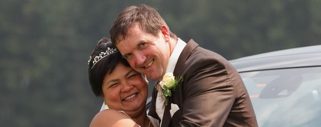 Narumol und Josef an ihrer Hochzeit Narumol und Josef an ihrer Hochzeit